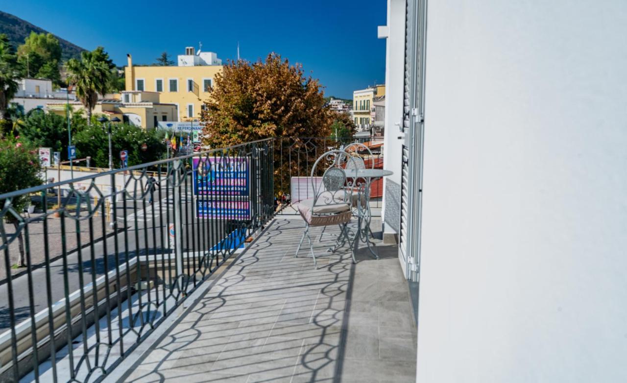Alloggio Nuovissimo Al Centro E Rilassante Ischia Exterior photo